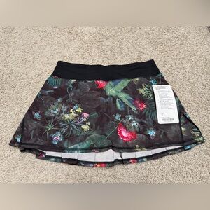 Lululemon Curious Jungle Pace setter skirt